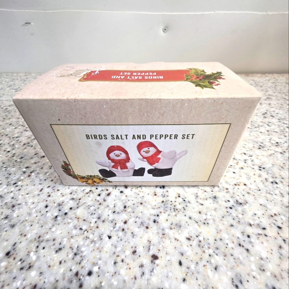 Cracker Barrel Birds Salt and Pepper Set